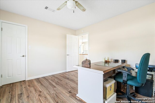 Listing photo id 21 for 20 Saddle Rock