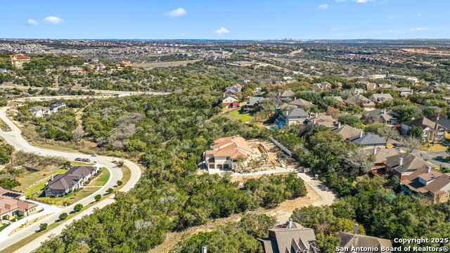 Image 18 of 21 For 526 Winding Ravine