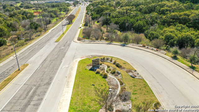 Image 4 of 21 For 526 Winding Ravine