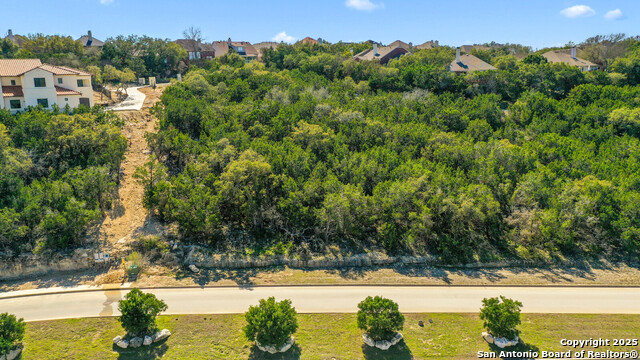 Image 7 of 21 For 526 Winding Ravine