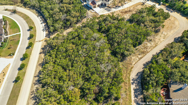Image 9 of 21 For 526 Winding Ravine