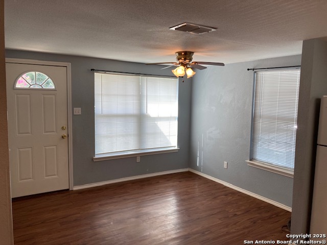 Listing photo id 0 for 1205 Plum