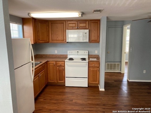 Listing photo id 1 for 1205 Plum