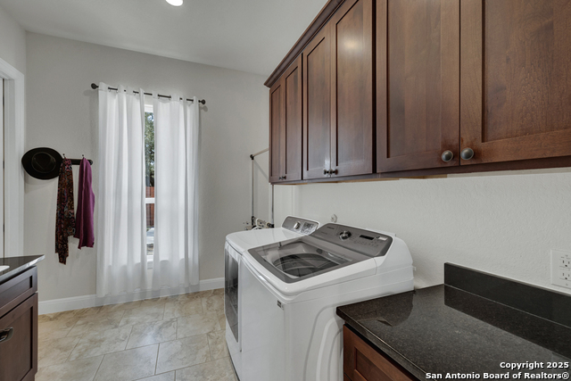 Listing photo id 16 for 2106 Granada Hills