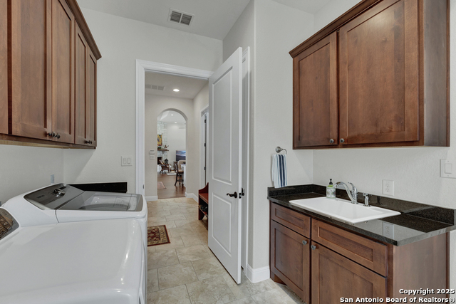 Listing photo id 17 for 2106 Granada Hills