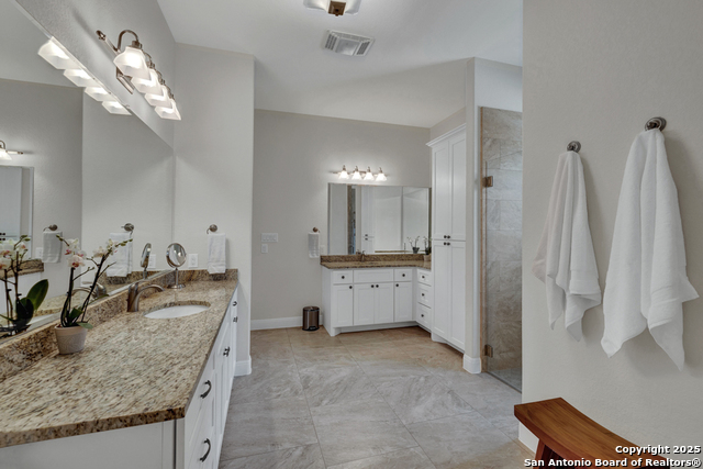 Listing photo id 20 for 2106 Granada Hills