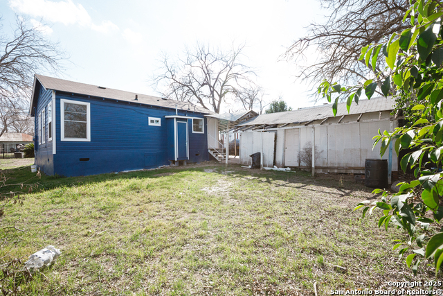 Listing photo id 20 for 315 Morrill  