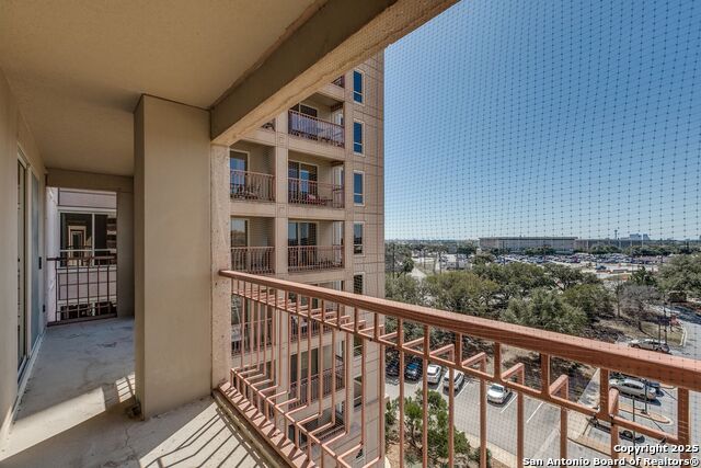 Image 16 of 21 For 1 Towers Park Ln  616