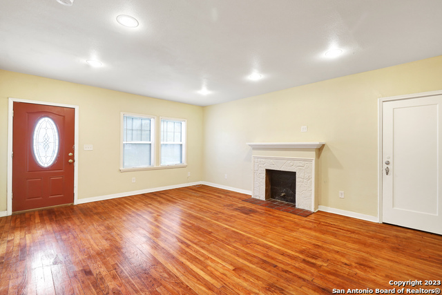 Image 5 of 35 For 255 Natalen Ave  101
