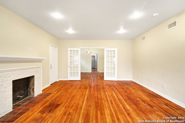 Image 7 of 35 For 255 Natalen Ave  101