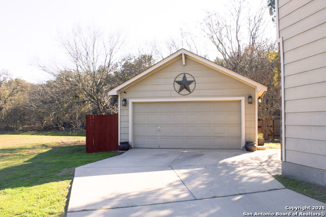 Image 11 of 12 For 9006 Hilltop Crossing