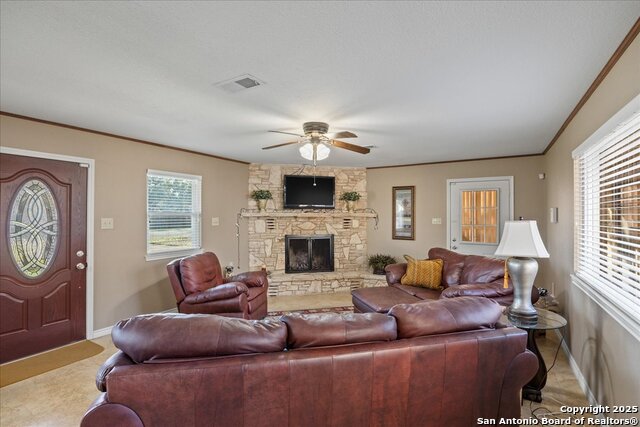 Listing photo id 8 for 1075 Driftwind