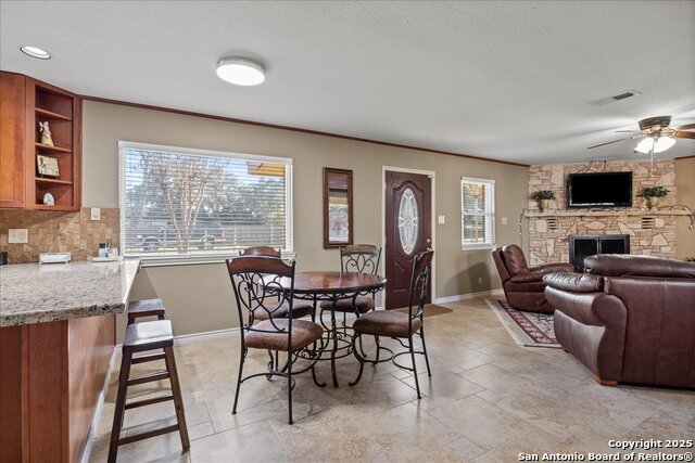 Listing photo id 13 for 1075 Driftwind