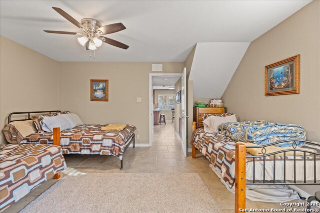 Listing photo id 16 for 1075 Driftwind