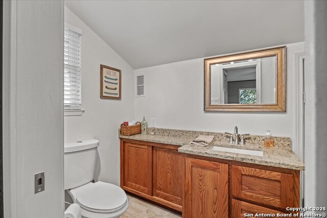Listing photo id 21 for 1075 Driftwind