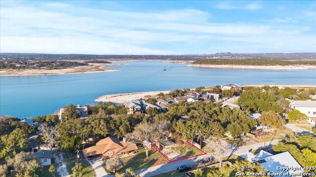 Listing photo id 25 for 1075 Driftwind