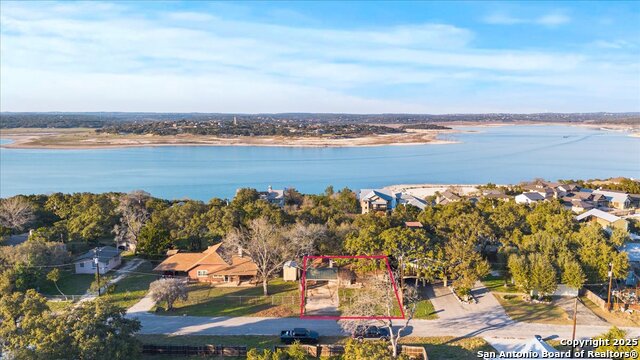 Listing photo id 29 for 1075 Driftwind