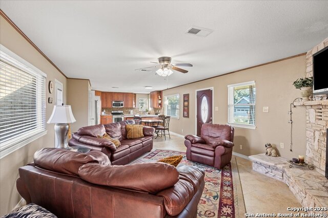 Listing photo id 7 for 1075 Driftwind