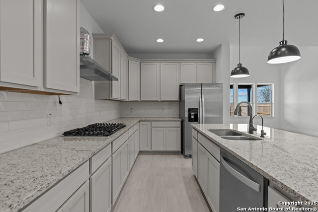 Image 17 of 37 For 12420 Redwater