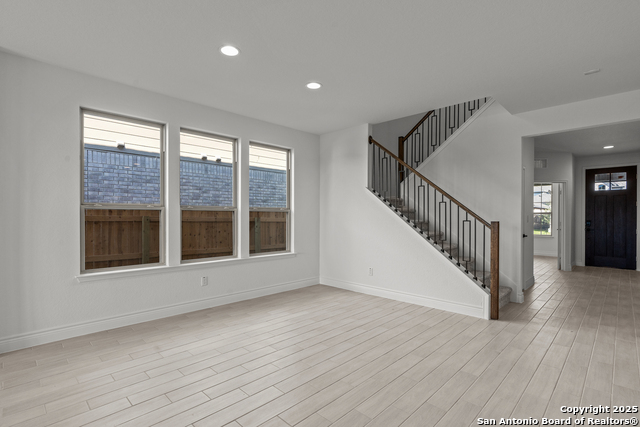 Image 6 of 37 For 12420 Redwater