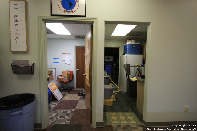 Listing photo id 28 for 3723 West Ave