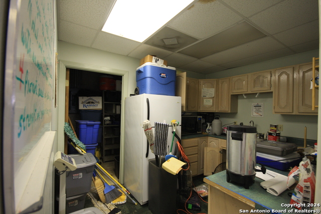 Listing photo id 29 for 3723 West Ave