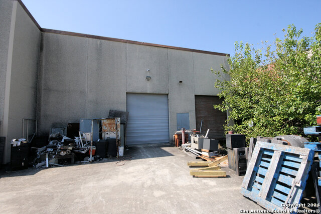 Listing photo id 3 for 3723 West Ave