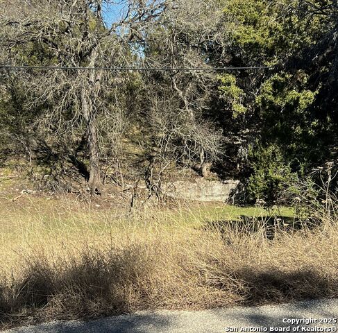 Listing photo id 3 for 43 Woodacre Dr