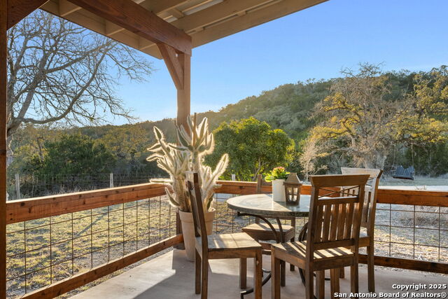 Listing photo id 11 for 105 Valley View Trail