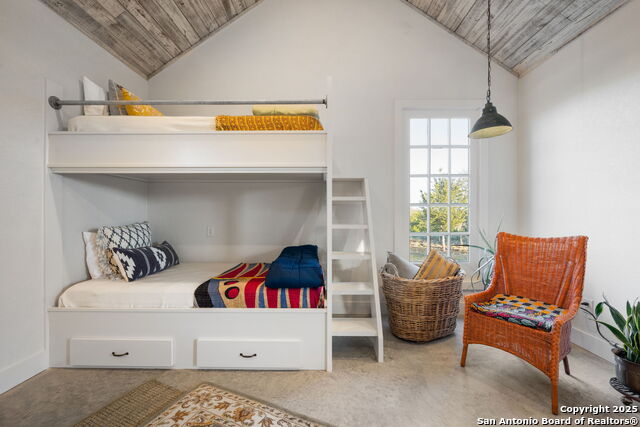 Listing photo id 17 for 105 Valley View Trail