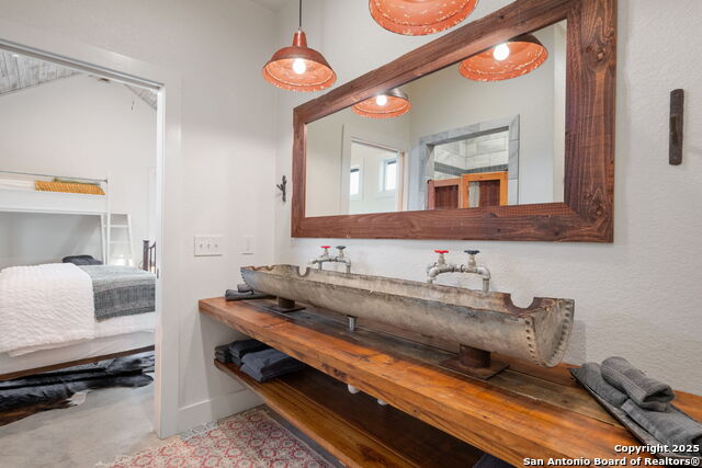 Listing photo id 20 for 105 Valley View Trail
