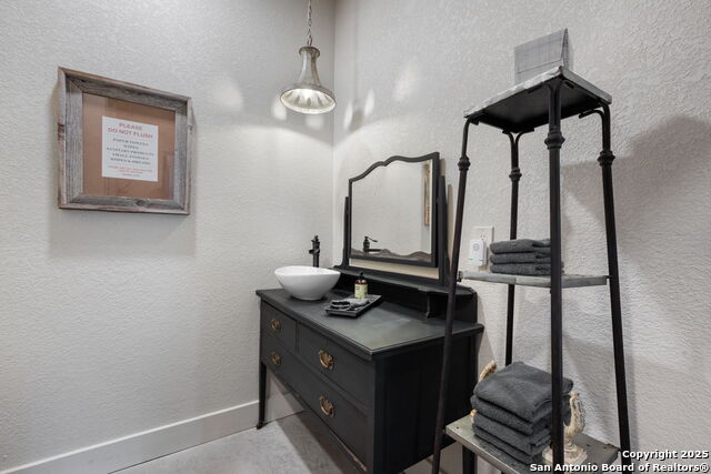 Listing photo id 26 for 105 Valley View Trail