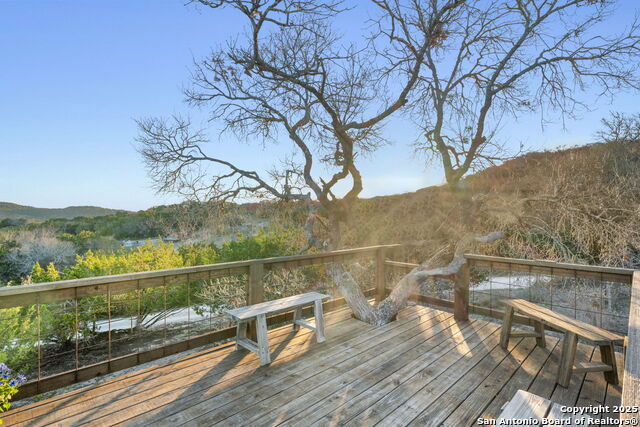 Listing photo id 30 for 105 Valley View Trail