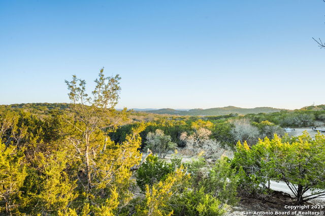 Listing photo id 34 for 105 Valley View Trail