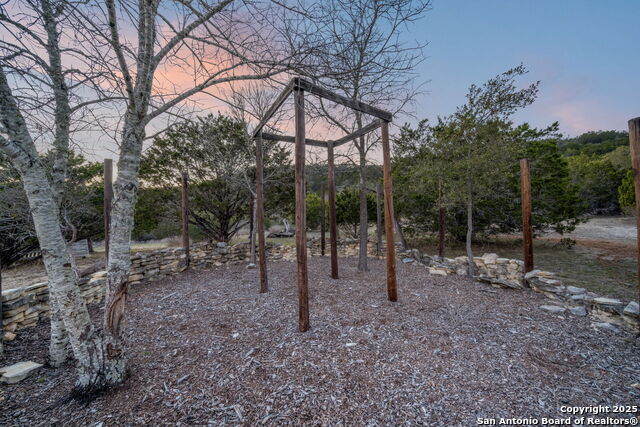 Listing photo id 37 for 105 Valley View Trail