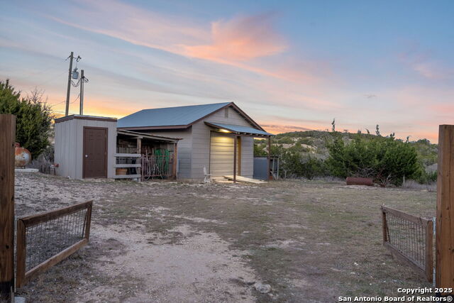 Listing photo id 40 for 105 Valley View Trail