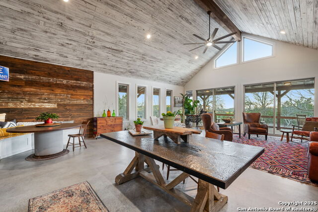 Listing photo id 5 for 105 Valley View Trail