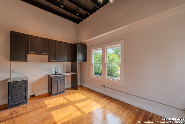 Image 11 of 18 For 1714 St Mary's S 7