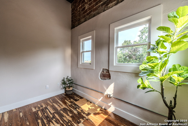 Image 5 of 18 For 1714 St Mary's S 7