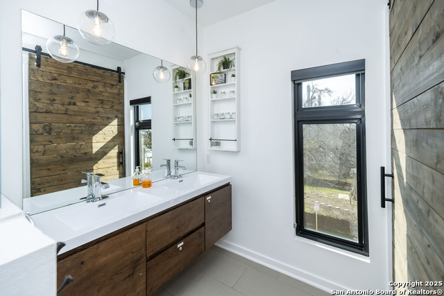 Listing photo id 12 for 306 Mesquite St S