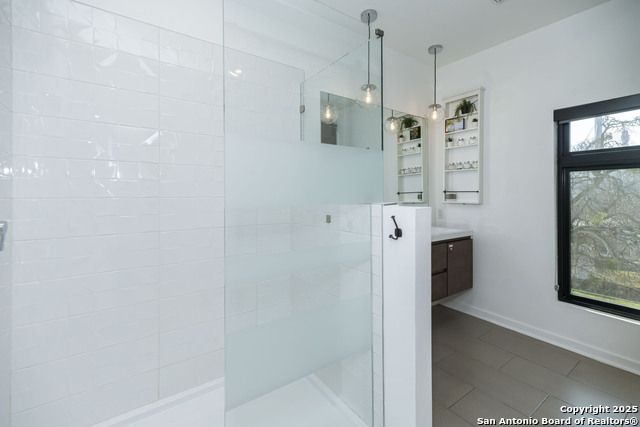 Listing photo id 13 for 306 Mesquite St S