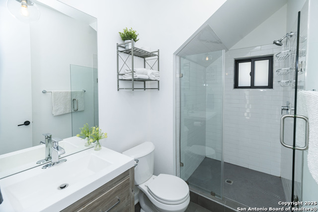 Listing photo id 17 for 306 Mesquite St S