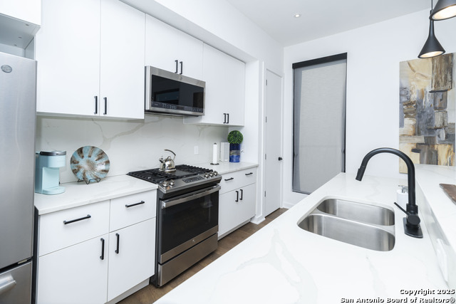Listing photo id 6 for 306 Mesquite St S