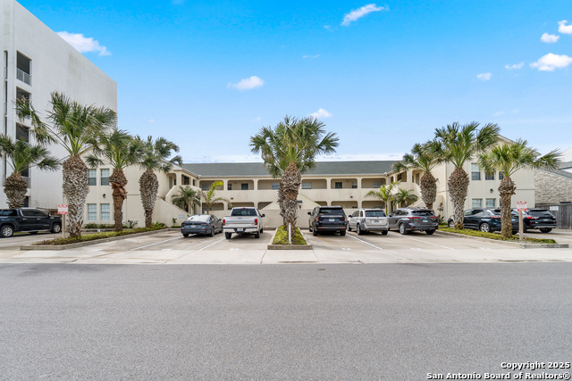 Image 14 of 20 For 129 Lantana St E 3