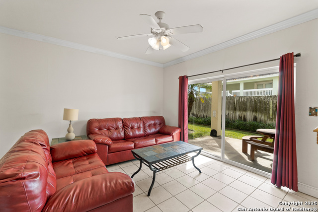 Image 5 of 20 For 129 Lantana St E 3