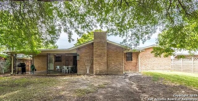 Listing photo id 13 for 938 Clearview