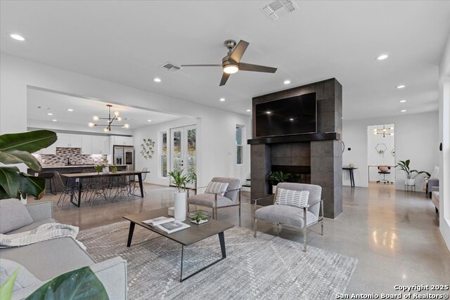 Image 6 of 47 For 714 Misty Water Ln