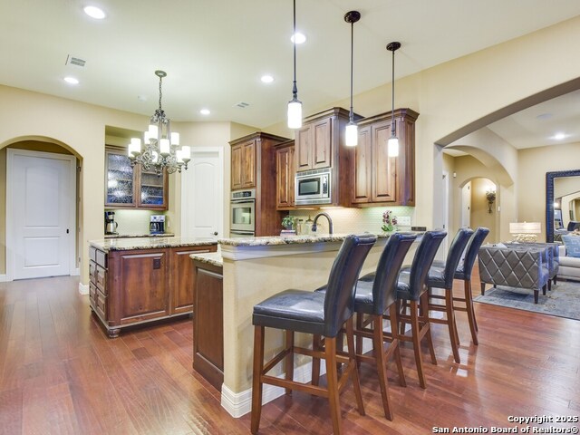 Listing photo id 8 for 21913 Mockingbird Street