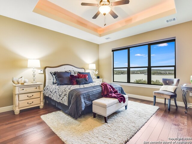 Listing photo id 13 for 21913 Mockingbird Street