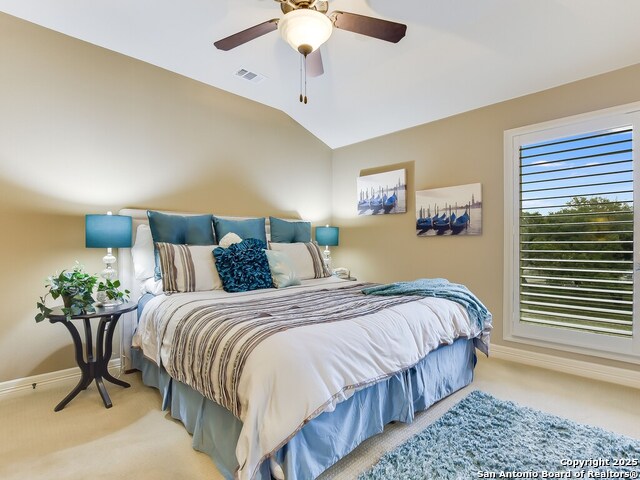 Listing photo id 16 for 21913 Mockingbird Street